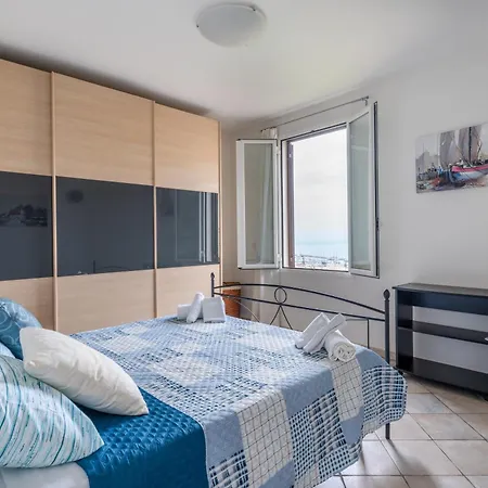 Apartman Breathtaking View In Historic San Remo