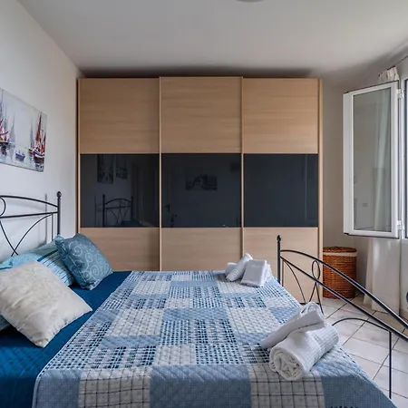 Breathtaking View In Historic Apartman San Remo